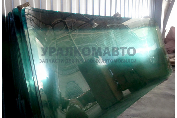 стекло лобовое с солнцезащитной полосой HOWO WG1642710001